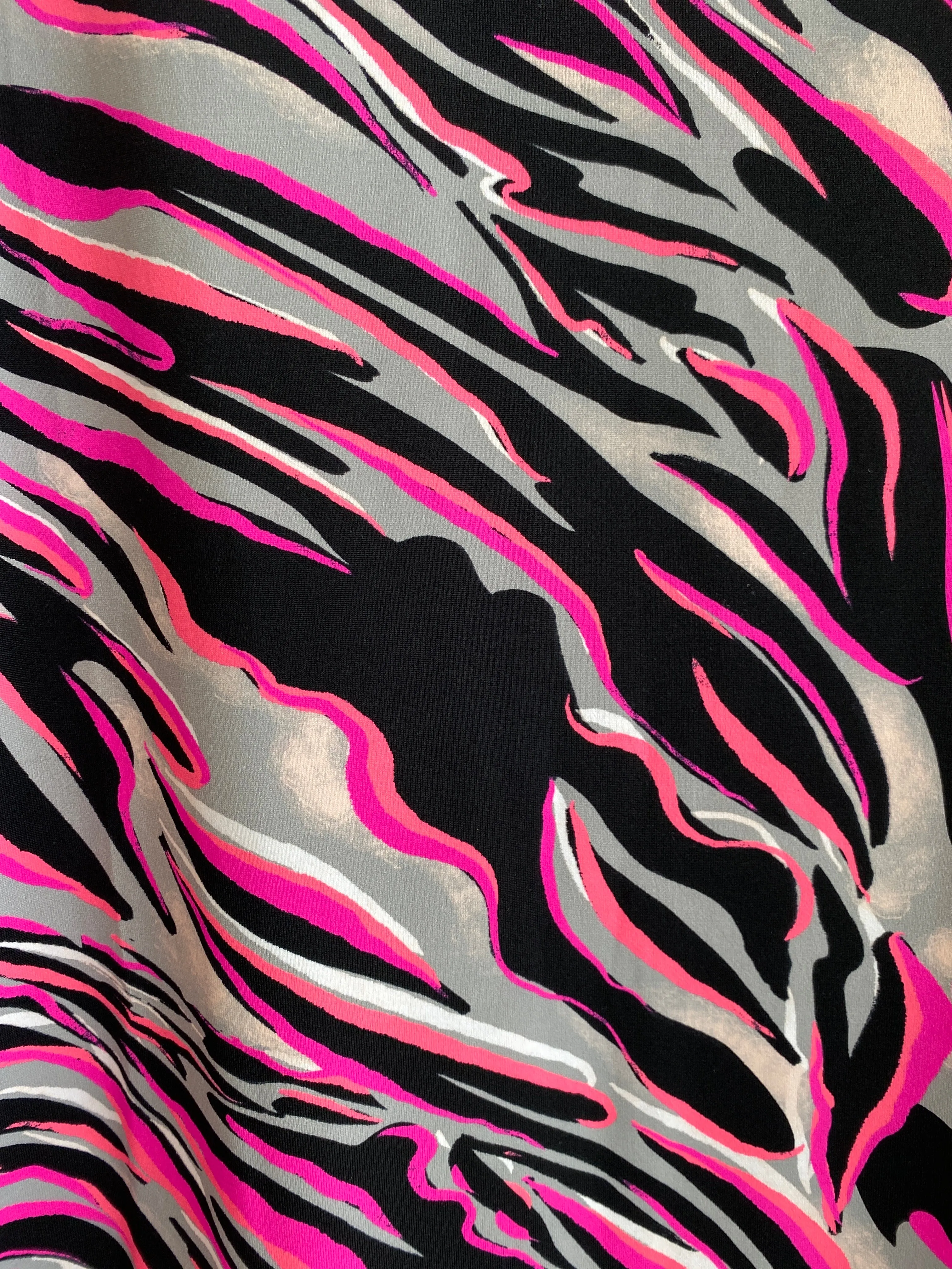 Sleeveless Travel Dress-Abstract Hot