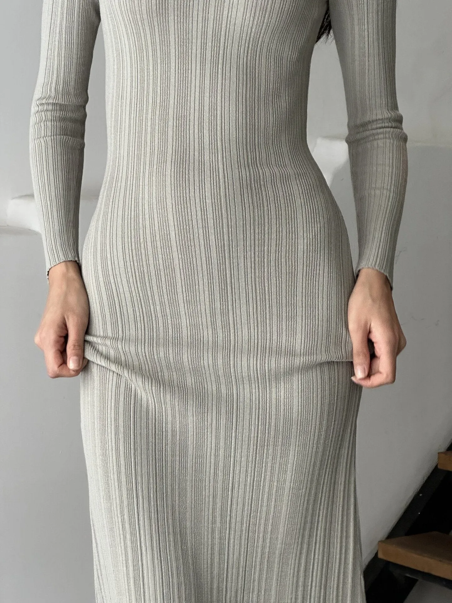 Slim long-sleeved knitted long dress