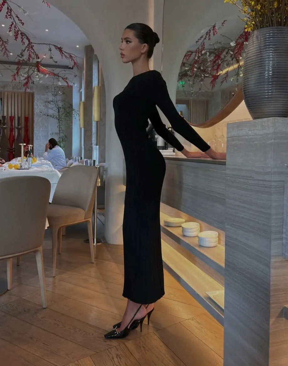 Slim long-sleeved knitted long dress
