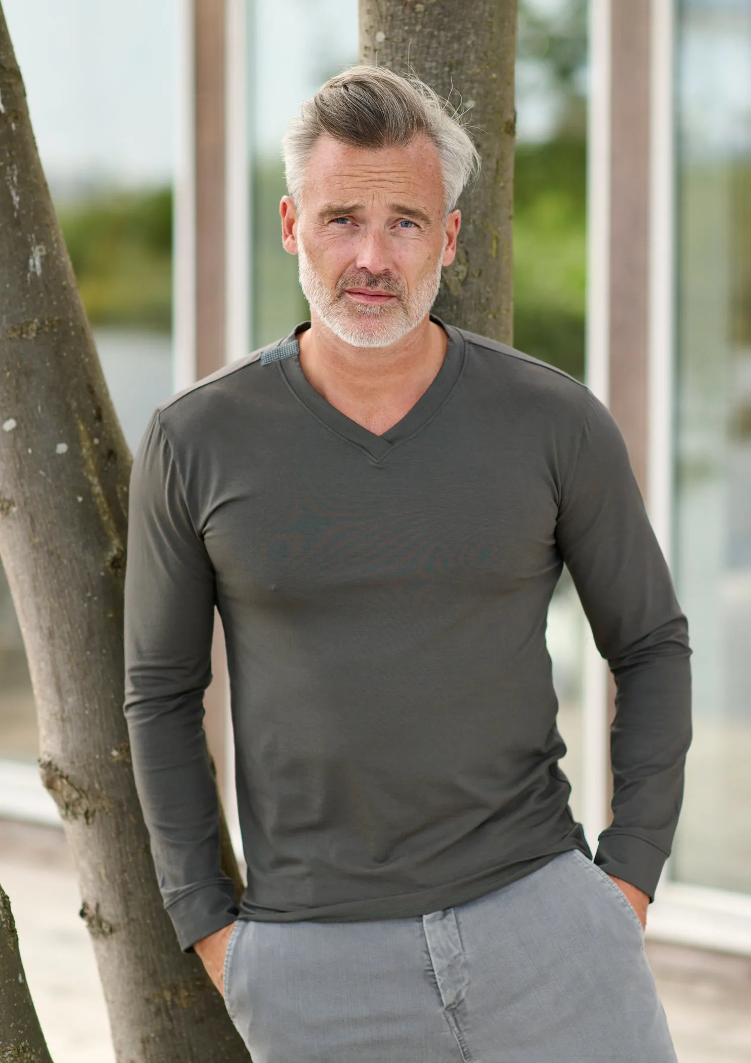 T-SHIRT V-NECK LONG SLEEVE - 1021C - FORREST