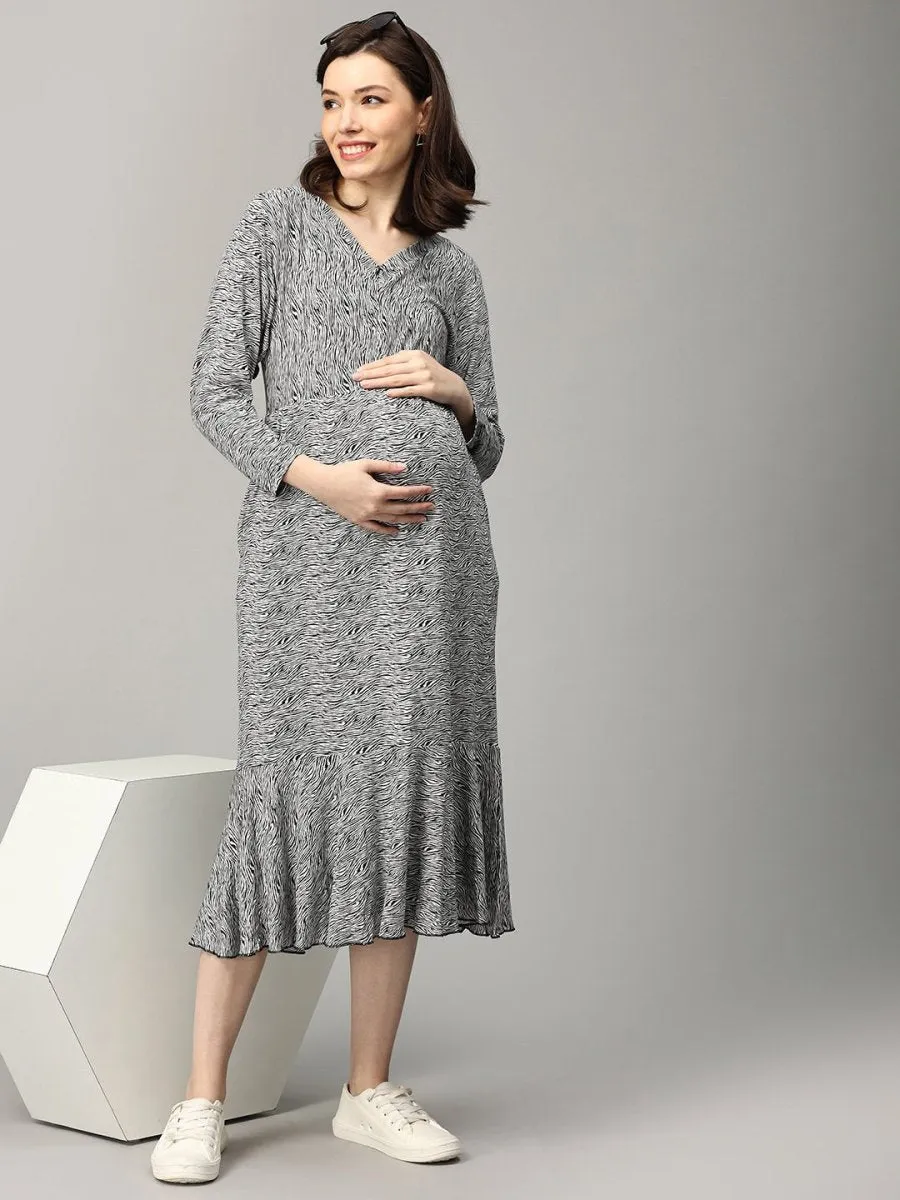 Yin-Yang Chic Maternity and Nursing Dress