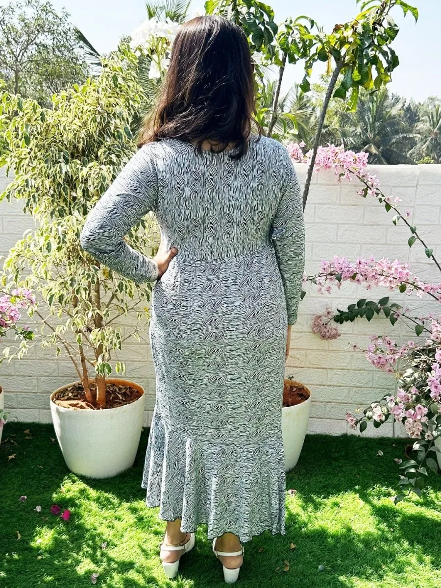 Yin-Yang Chic Maternity and Nursing Dress