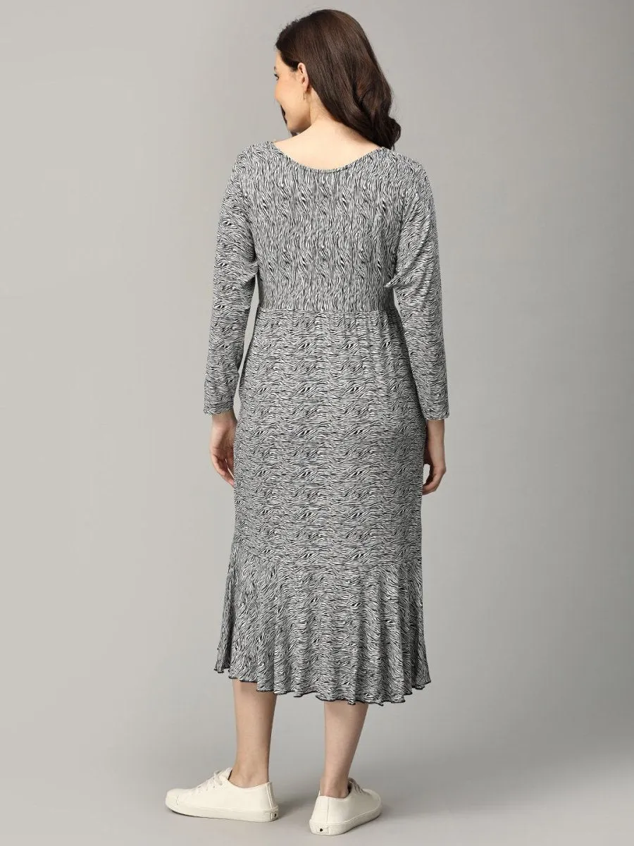 Yin-Yang Chic Maternity and Nursing Dress