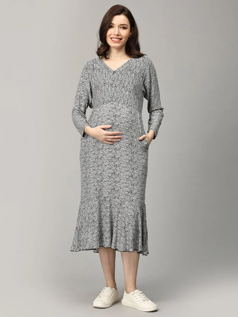 Yin-Yang Chic Maternity and Nursing Dress